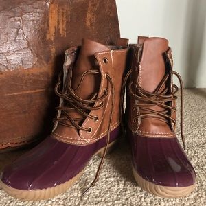 Duck Boot by Yoki